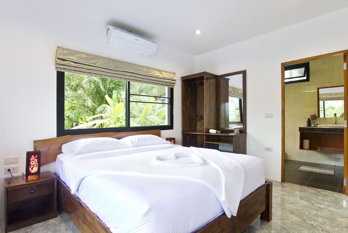 ROOM 1
