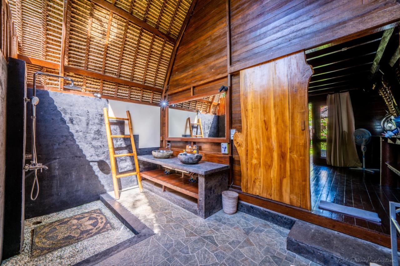 BATHROOM COTTAGE