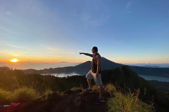 TREKKING